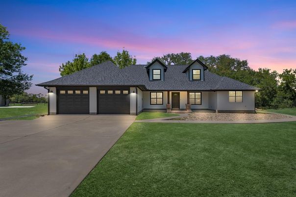 Attached, Backyard, Exterior, Facade, Ranch