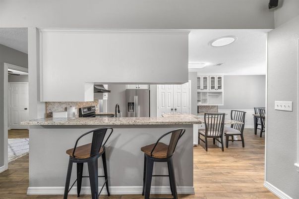 Dining room, Interior, Kitchen, Stainless Steel Appliances, Wood Texture Flooring