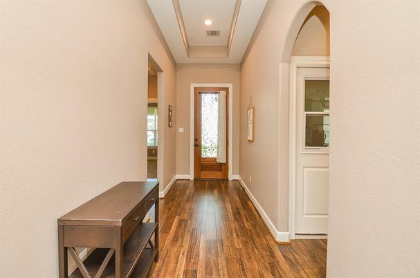Interior, Recessed Lighting, Wood Texture Flooring