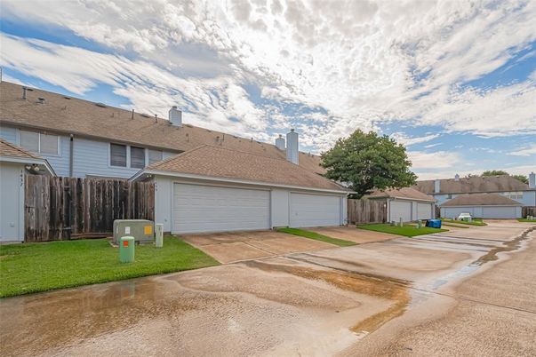 Backyard, Detached Garage, Exterior