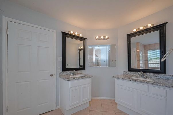 Bathroom, Dual Sink Vanities, Interior
