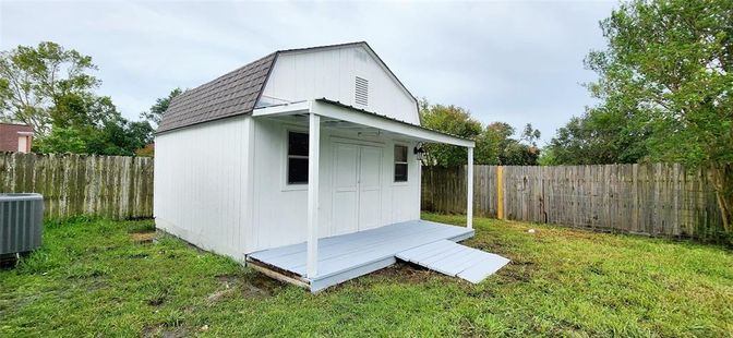 Backyard, Exterior