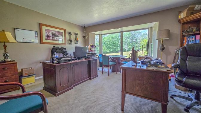 Home Office, Interior