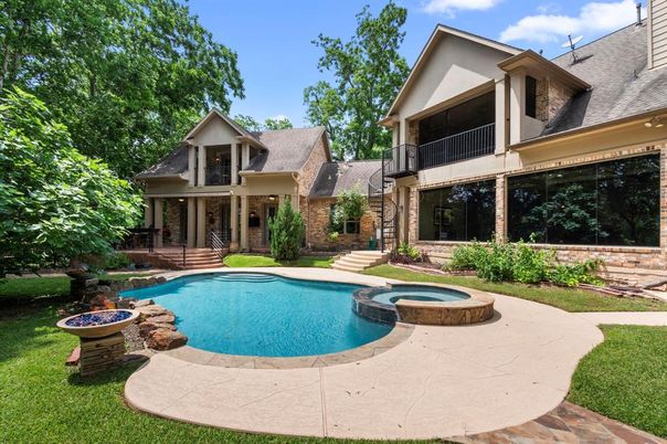 Exterior, Pool