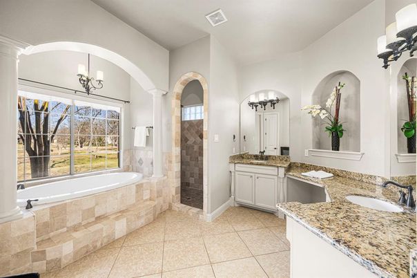 Bathroom, Dual Sink Vanities, Interior