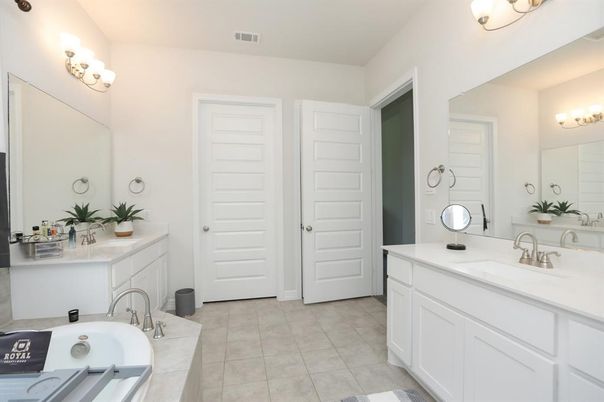 Bathroom, Dual Sink Vanities, Interior