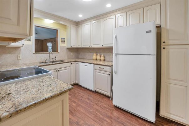 Interior, Kitchen, Recessed Lighting, Wood Texture Flooring