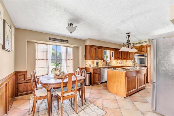 Dining room, Interior, Kitchen, Stainless Steel Appliances