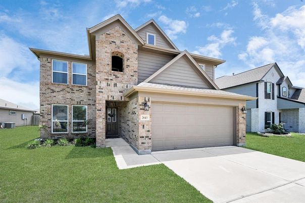 Attached, Exterior, Facade, Brick Facade, Brick Traditional