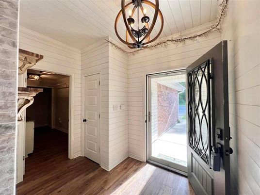 Chandelier, Interior, Wood Texture Flooring