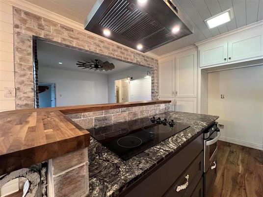 Interior, Kitchen, Recessed Lighting, Stone Walls, Wood Texture Flooring