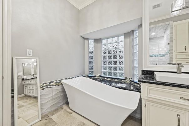 Bathroom, Free Standing Baths, Interior