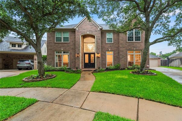 Exterior, Facade, Brick Facade, French Provincial