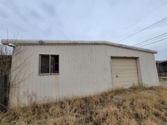 Detached Garage, Exterior