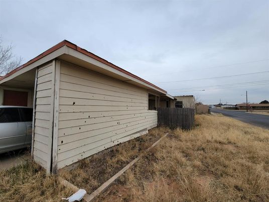 Detached Garage, Exterior