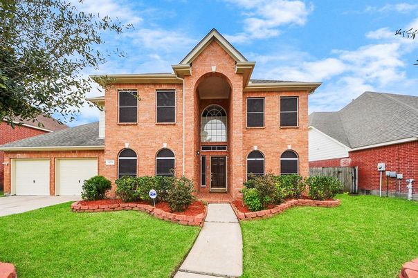 Attached, Exterior, Facade, Brick Facade, Brick Traditional