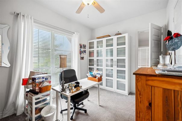 Home Office, Interior