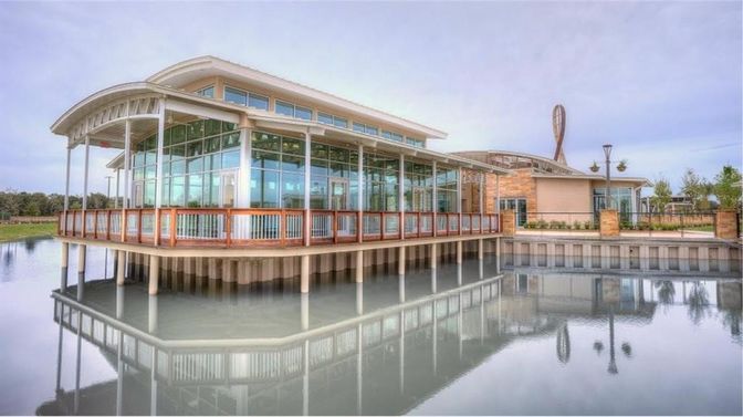 Exterior, Pool, Water
