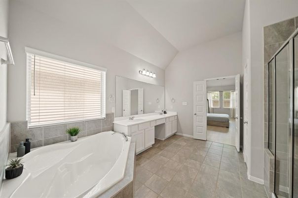 Bathroom, Dual Sink Vanities, Interior