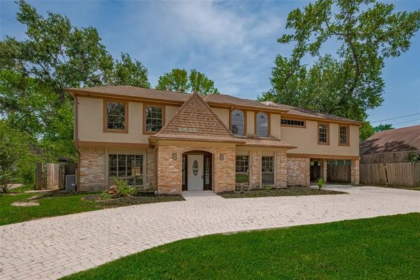 Backyard, Exterior, Facade, French Provincial
