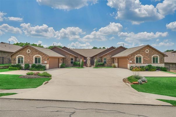 Attached, Exterior, Facade, Brick Facade, Ranch