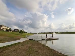 Exterior, Lake