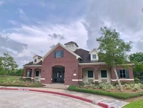 Exterior, Facade, Brick Facade, Brick Traditional