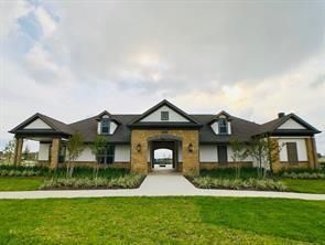 Backyard, Exterior, Facade, Ranch