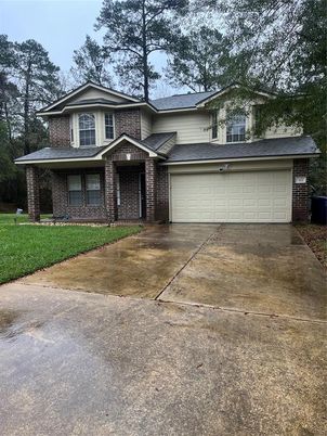 Attached, Exterior, Facade, Brick Facade, Split Level