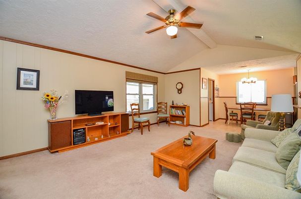 Chandelier, Dining room, Interior, Living room