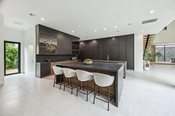 Fireplace, Interior, Kitchen, Recessed Lighting