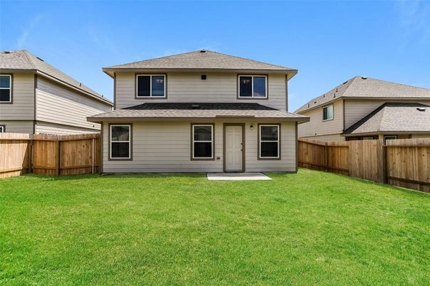 Backyard, Exterior, Facade, Split Level