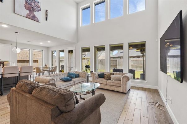 Dining room, Interior, Living room, Pendant Lights, Recessed Lighting, Wood Texture Flooring