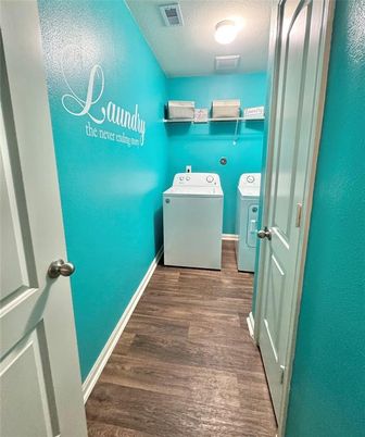 Interior, Washer, Wood Texture Flooring