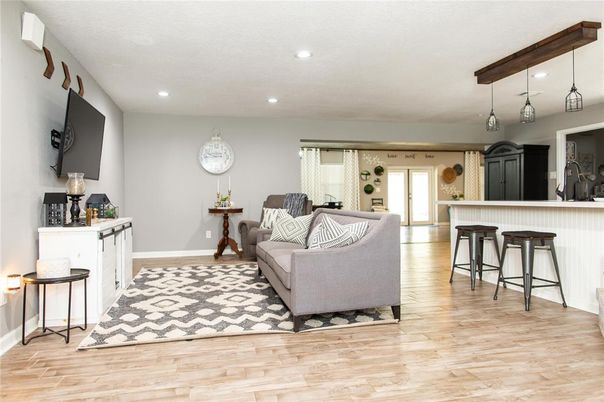 Interior, Living room, Pendant Lights, Recessed Lighting, Wood Texture Flooring