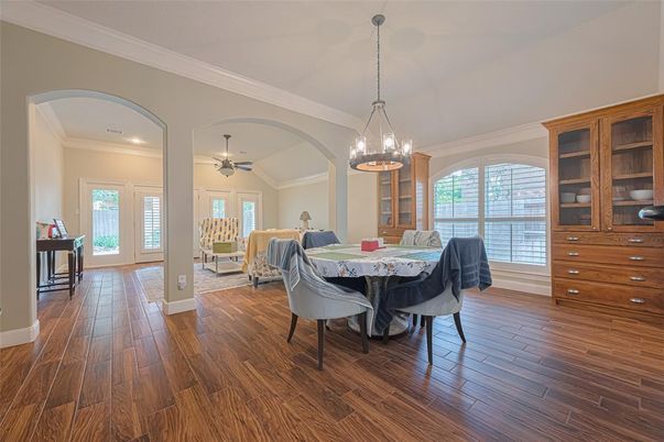 Chandelier, Dining room, Interior, Pendant Lights, Recessed Lighting, Wood Texture Flooring
