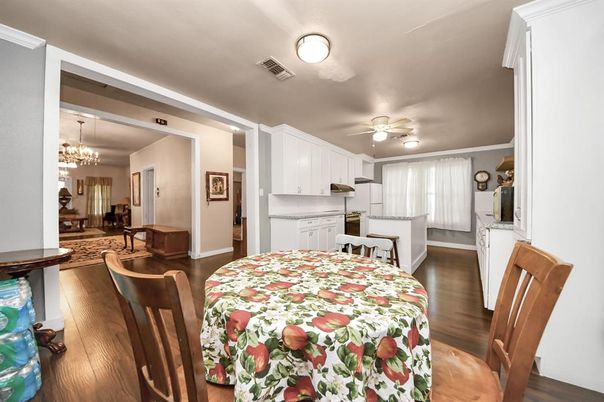 Chandelier, Dining room, Interior, Kitchen, Wood Texture Flooring