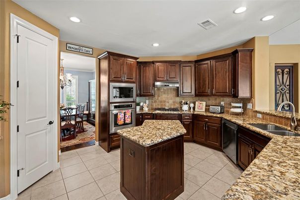 Chandelier, Dining room, Interior, Kitchen, Recessed Lighting, Stainless Steel Appliances