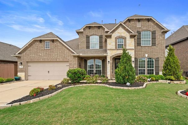 Attached, Exterior, Facade, Brick Facade, Brick Traditional
