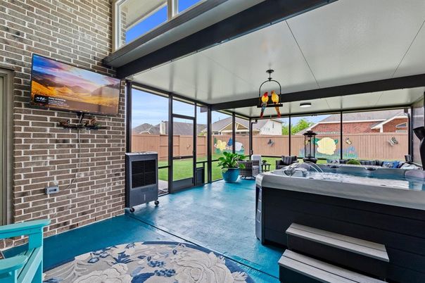 Hot Tub, Interior, Stone Walls