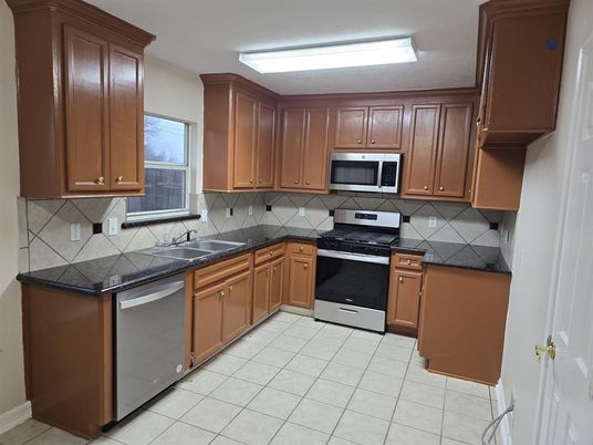 Interior, Kitchen, Stainless Steel Appliances