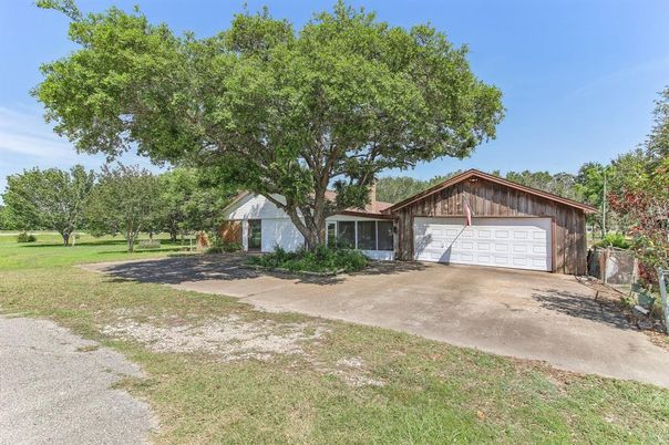Backyard, Detached Garage, Exterior