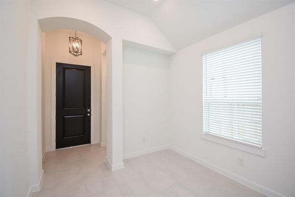 Empty room, Interior, Pendant Lights