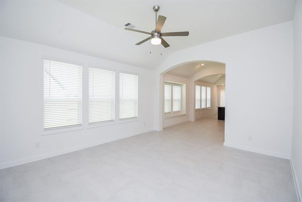Empty room, Interior, Recessed Lighting