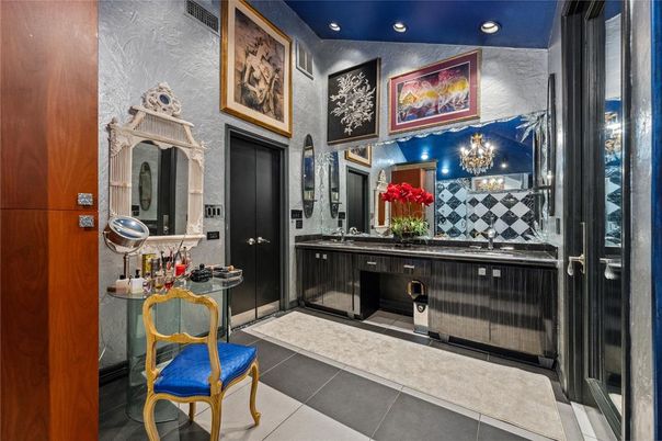 Bathroom, Interior, Recessed Lighting