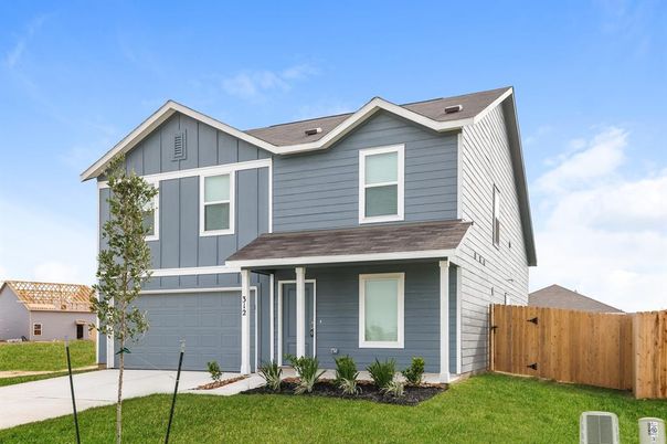 Attached, Exterior, Facade, Farmhouse