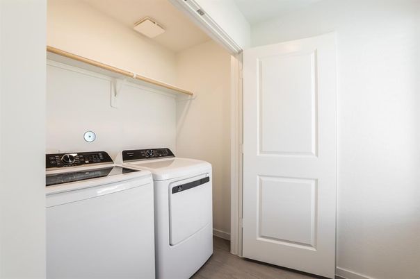Interior, Utility Closets, Washer, Wood Texture Flooring