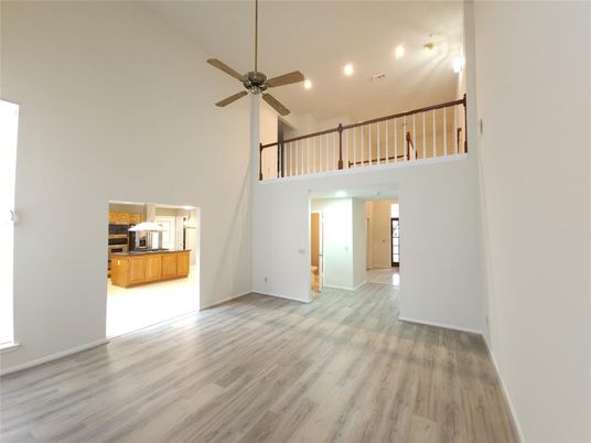 Interior, Recessed Lighting, Wood Texture Flooring