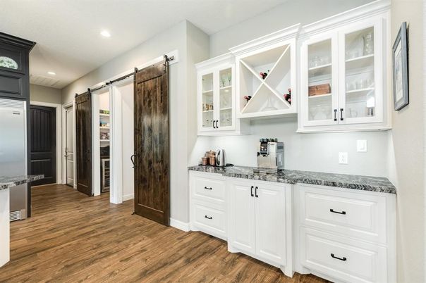 Interior, Recessed Lighting, Wood Texture Flooring