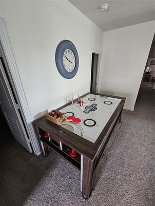 Game Room, Interior
